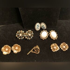 2/$15 Five Sets Of Vintage Earrings And a Gold Tie Tack